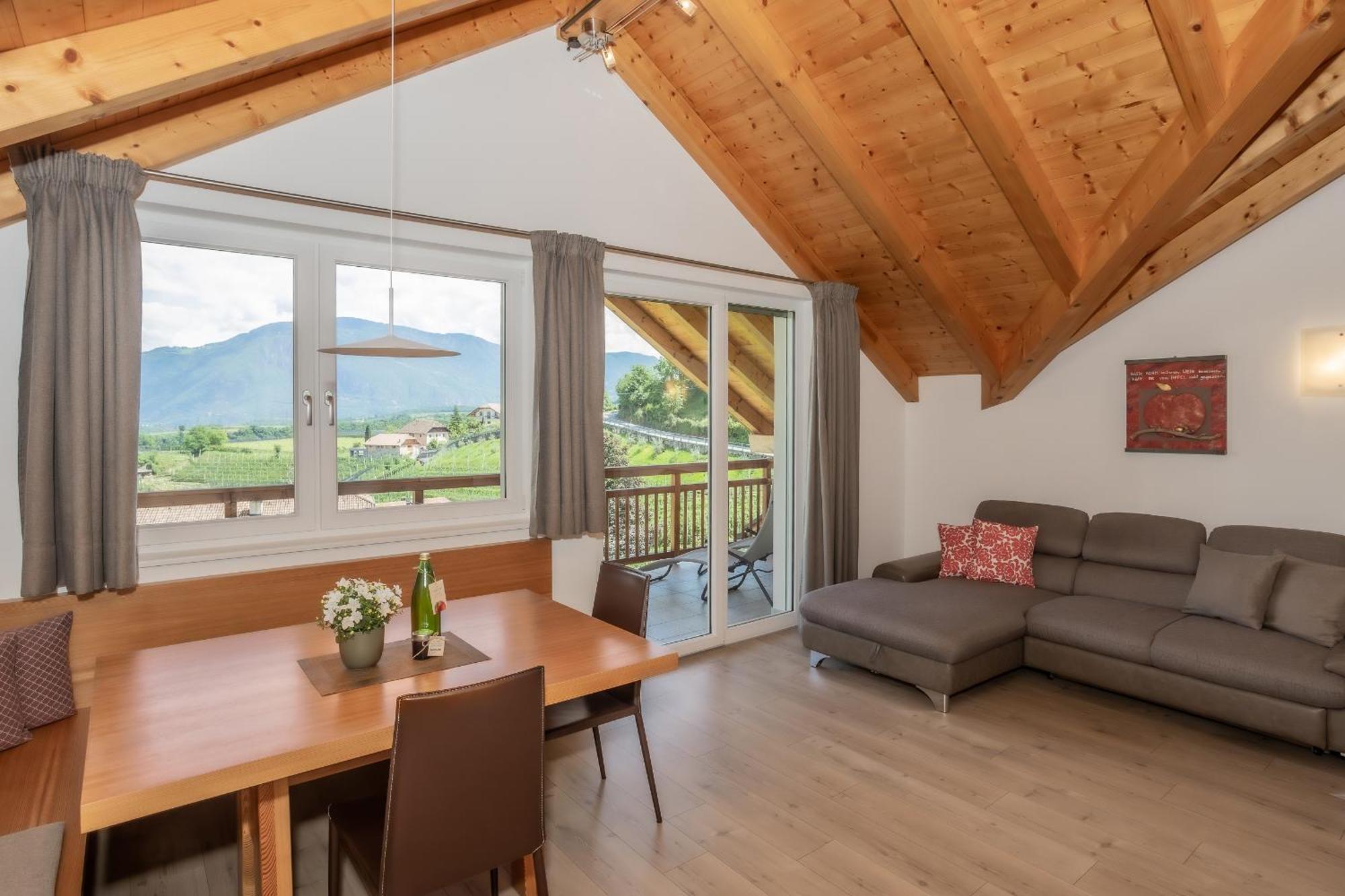 Egarter Apartment Appiano Sulla Strada Del Vino Luaran gambar