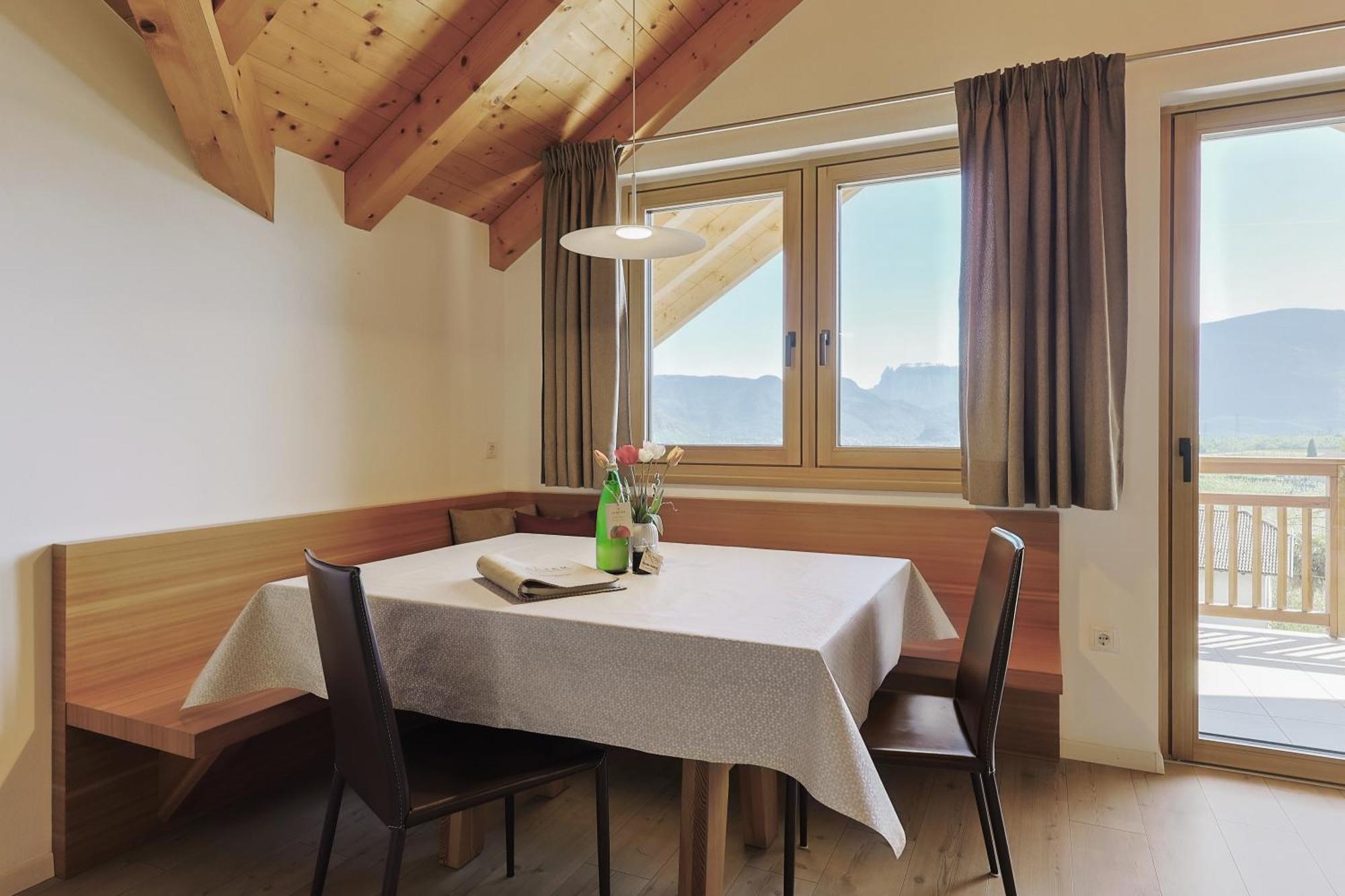 Egarter Apartment Appiano Sulla Strada Del Vino Luaran gambar