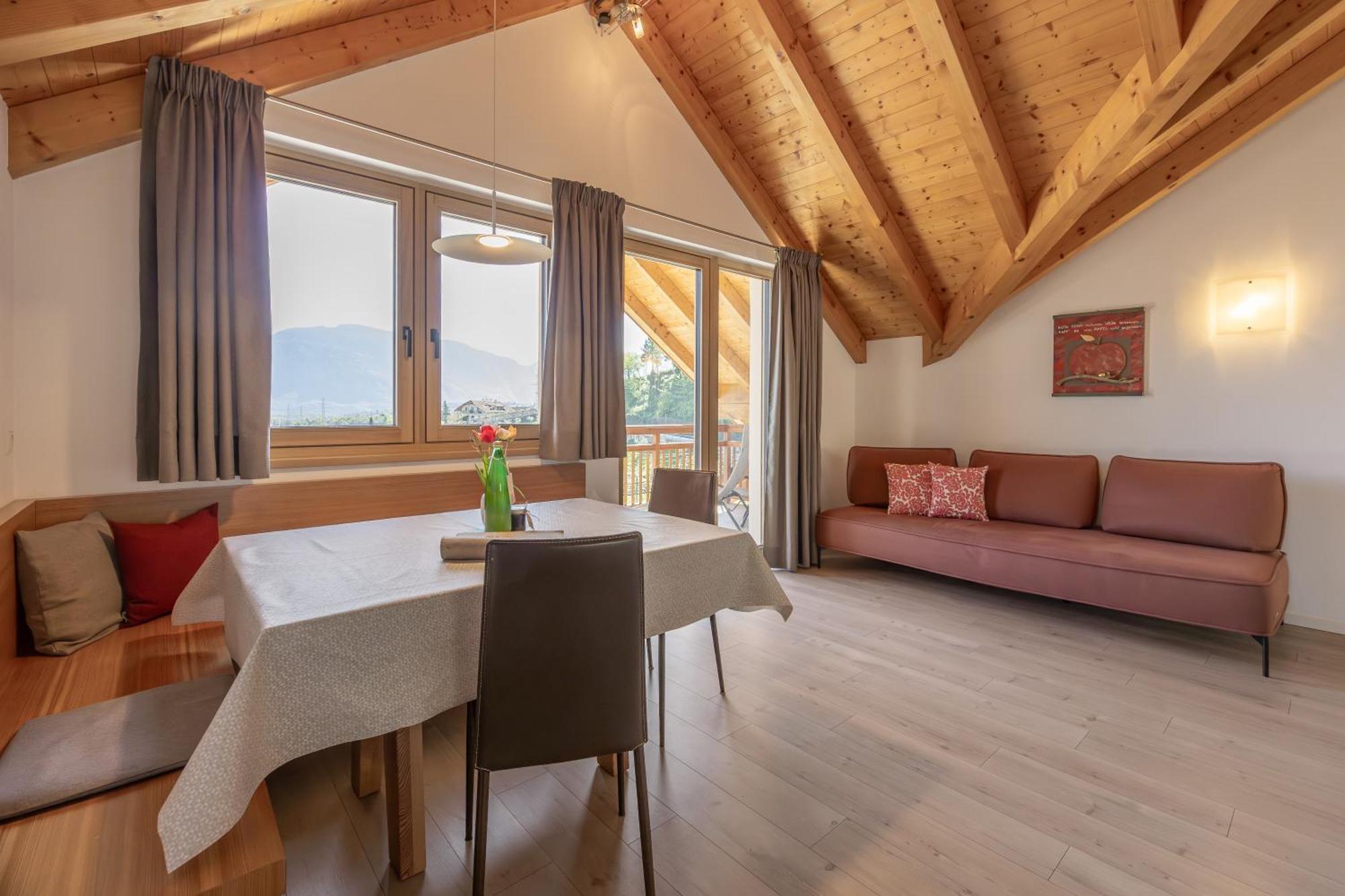 Egarter Apartment Appiano Sulla Strada Del Vino Luaran gambar