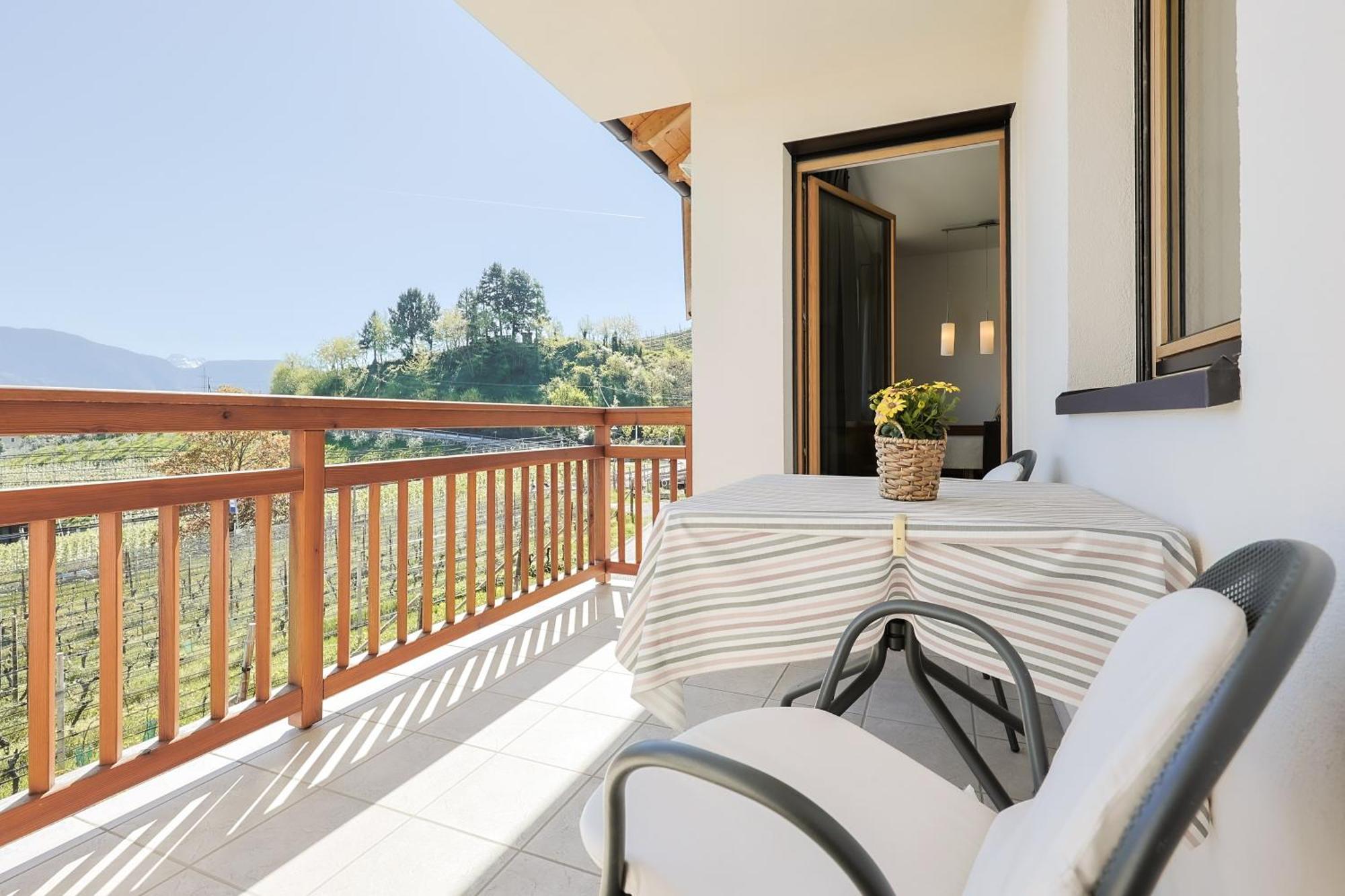 Egarter Apartment Appiano Sulla Strada Del Vino Luaran gambar